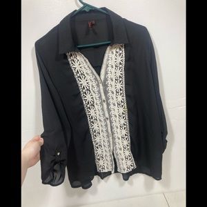Black with White lace, 3/4 sleeve blouse size 2XL Sistar Brand. 
Button down
